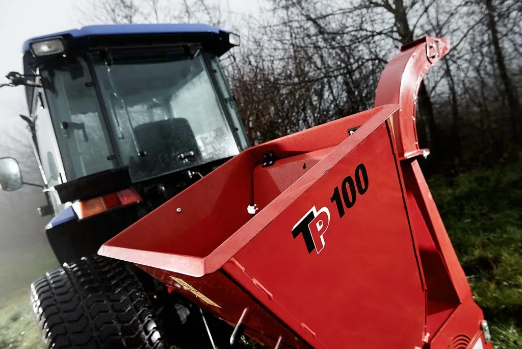 Broyeur-de-branches-dechiqueteuse-de-branches-derriere-tracteur-sur-prise-de-force-diametre-100-large-plan01